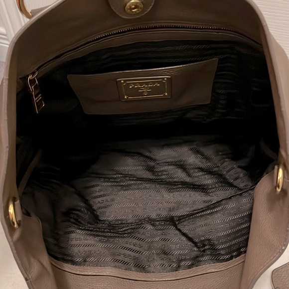 Authentic Prada Leather Tote Bag with Flaws - Picture 10 of 15